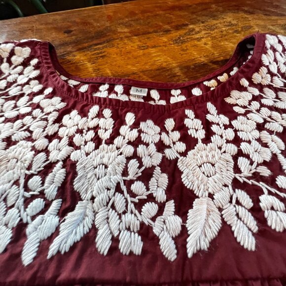 Boho Chic Maroon Sleeveless Embroidered Top With Floral White Detailing Medium S - Picture 4 of 8